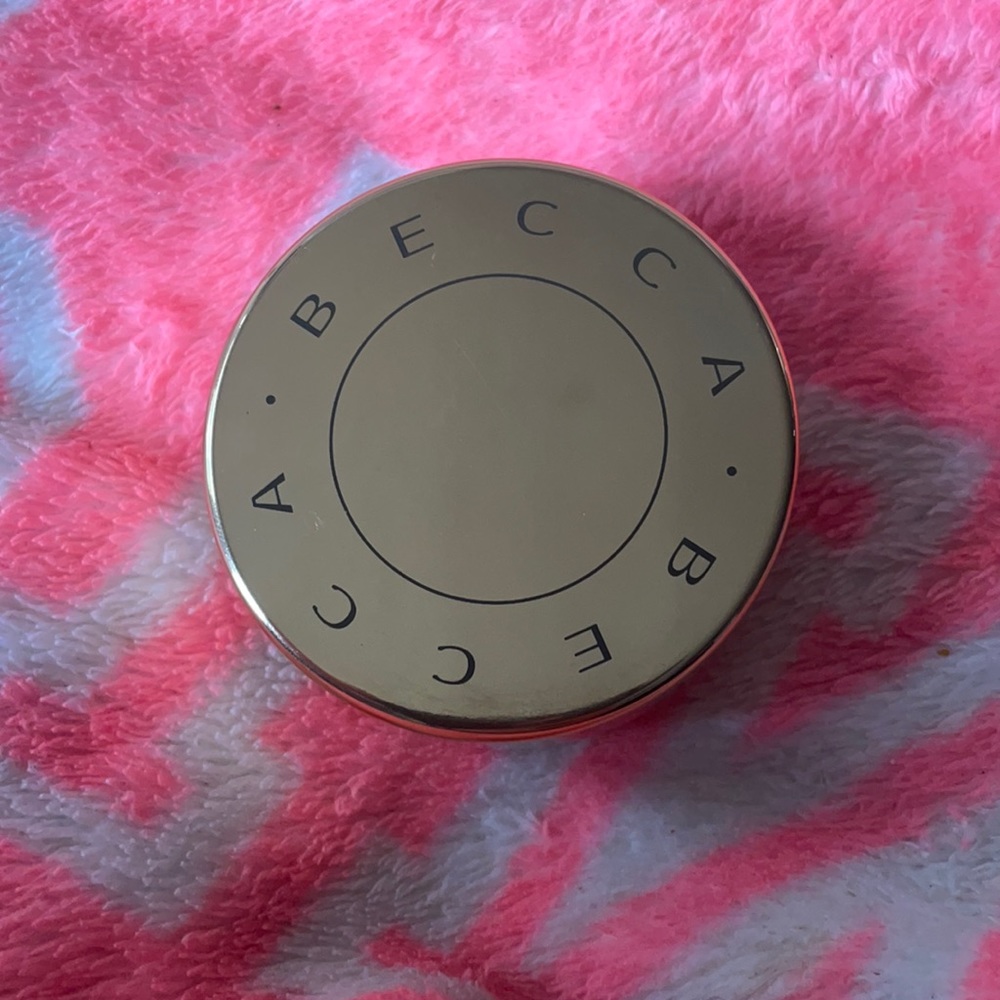 Becca glow dust highlighter